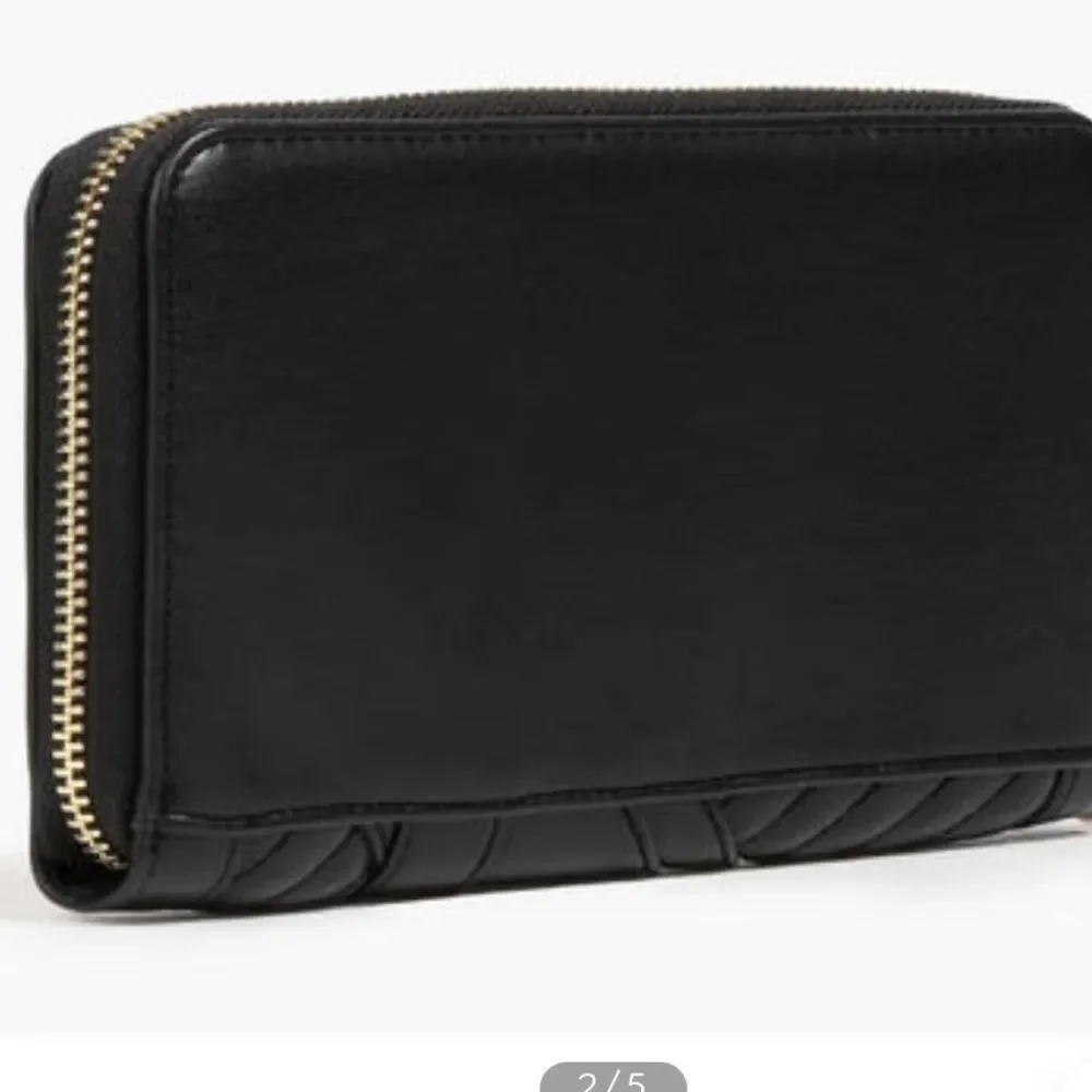 Love Moschino‎ Logo Heart Zip Around Wallet